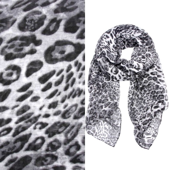 Leopard print viola scarf, New OS - Picture 3 of 3